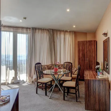 Ellinis - Sea View And Free Parking فندق 3*
