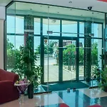 Hotell Ellinis - Sea View And Free Parking 3*