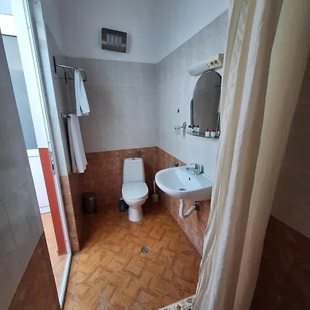 елинис 3*