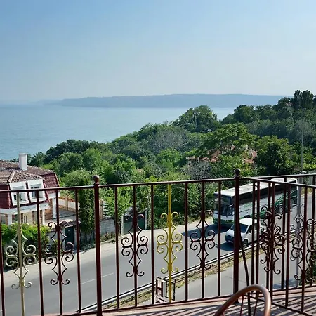 מלון Ellinis - Sea View And Free Parking