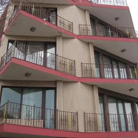 Ellinis - Sea View And Free Parking 3* וארנה