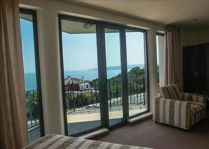 Hotel Ellinis - Sea View And Free Parking Varna